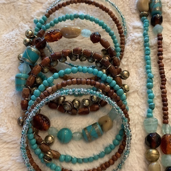 Turquoise and wood bangled bracelet with charms and matching necklace - Picture 1 of 8